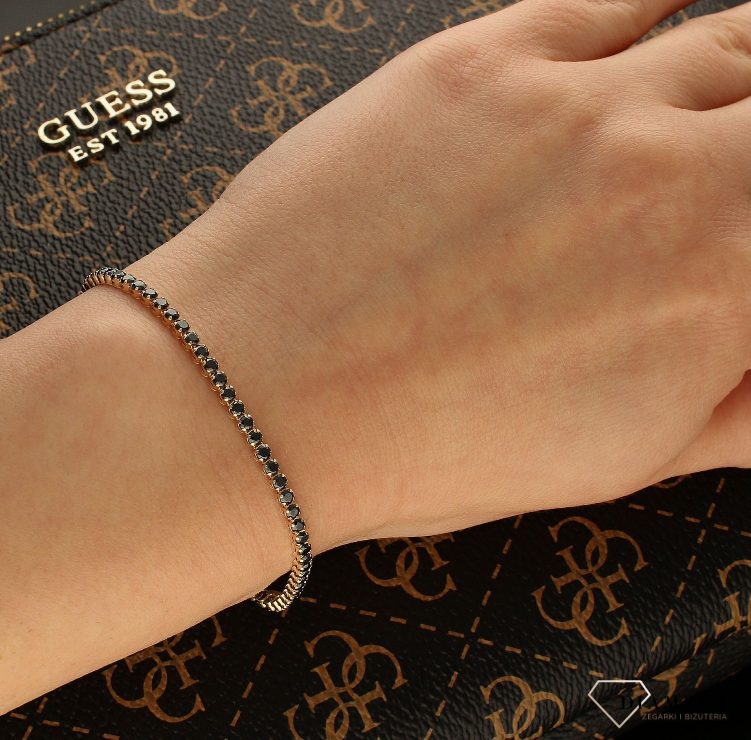 Złota bransoletka ozdobiona czarnymi cyrkoniami BR 6440 (1).jpg